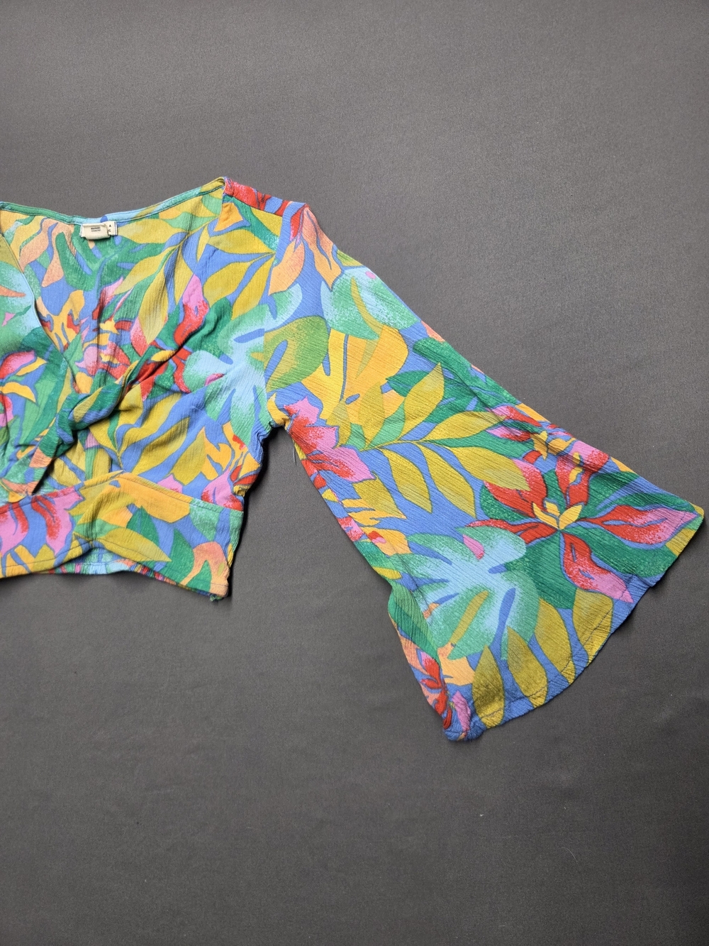Billabong Summer Heat Floral Twist Front Bell Sleeve Crop Top Women's Size S